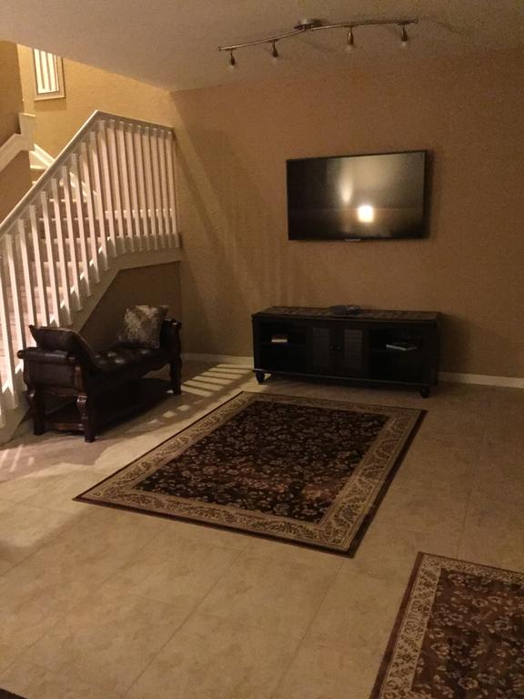 Speedway Blvd Townhouse - thumb 2