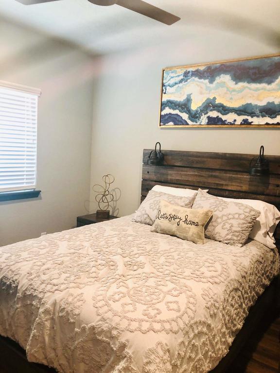 STUNNING 2/2.5 Condo In College Station! #710 - thumb 3