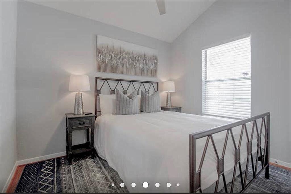 Stylishly Renovated East Dallas Bungalow - thumb 0