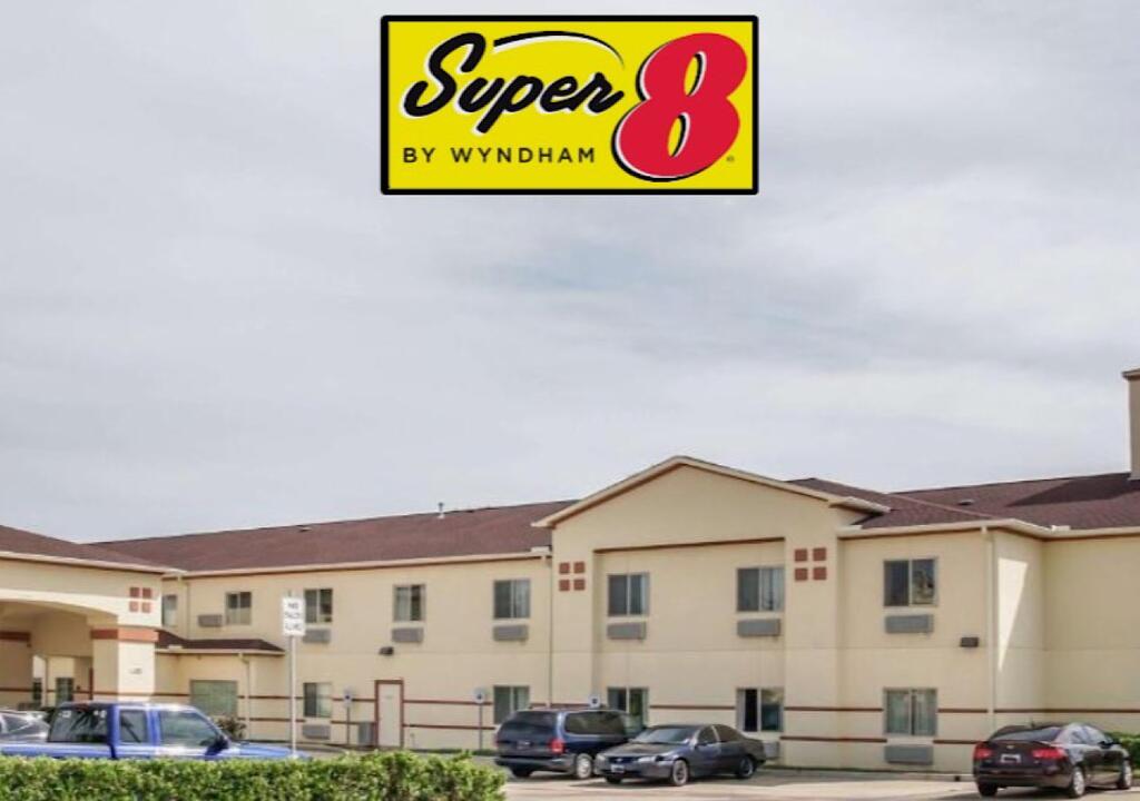 Super 8 By Wyndham Brenham TX - thumb 0