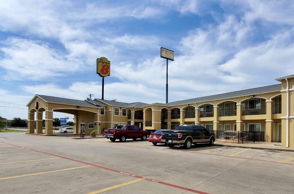 Super 8 By Wyndham Forney/East Dallas - thumb 3