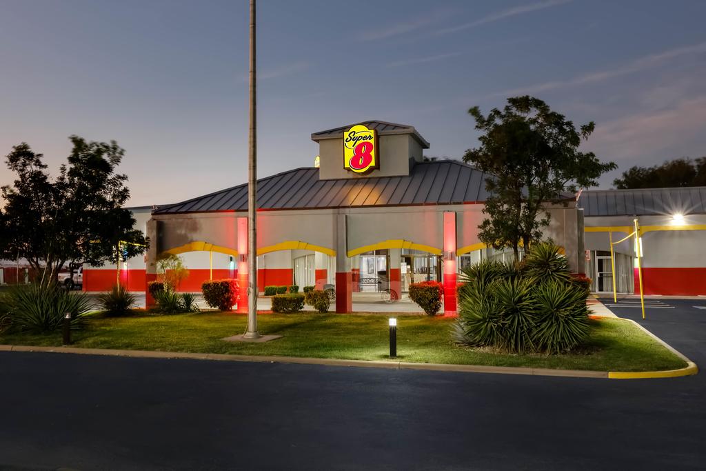 Super 8 By Wyndham Ft Stockton - thumb 1