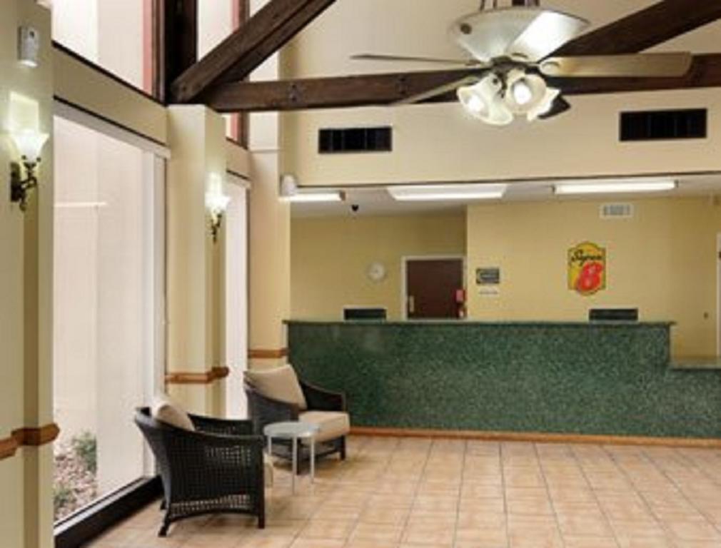 Super 8 By Wyndham Kerrville TX - thumb 2