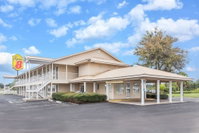 Super 8 by Wyndham Madison Accommodation Texas