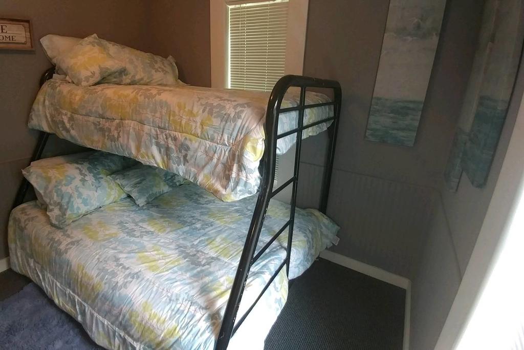 Super Cute 2 Bd/ 1 Bath, Pets Under 40 Lbs Welcome - thumb 2