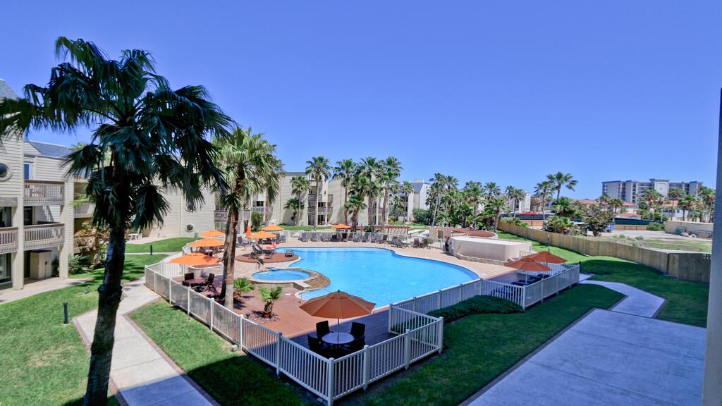 Super Pool View! Beachfront Property Cant Miss The Fun! Pet Friendly - thumb 3
