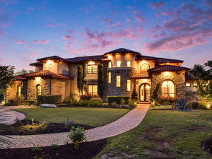 THE ARRIVE SUNRISE ESTATE ON LAKE AUSTIN Estate