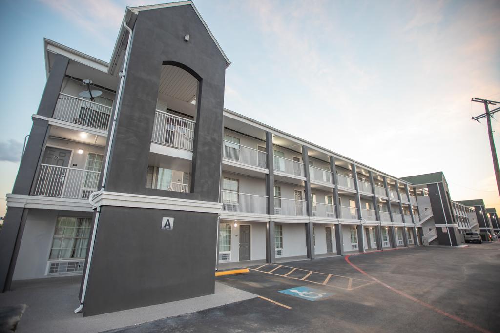 The Crossroads Hotel And Suites Irving - thumb 2