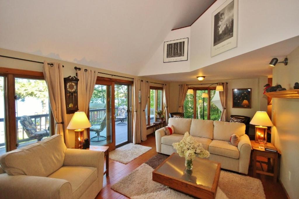 The Lake House - thumb 1