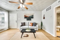 The Munger Proper  Spa Pool Accommodation Texas