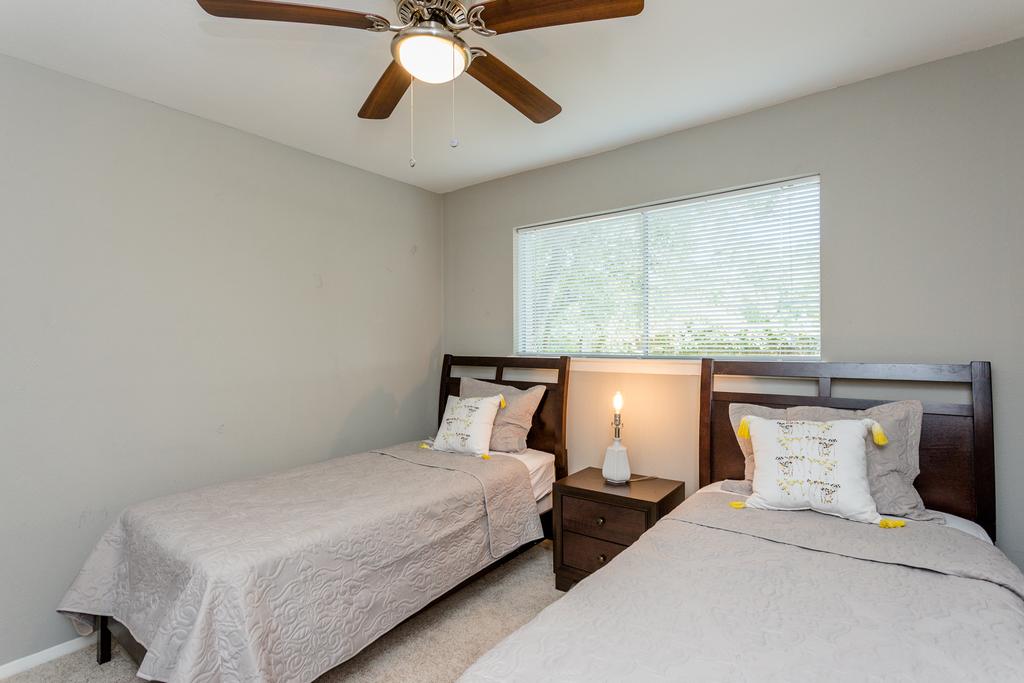 The Red Door Sunflower - Updated Home In Houston - thumb 2