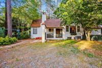 The Tudor Cottage Accommodation Texas