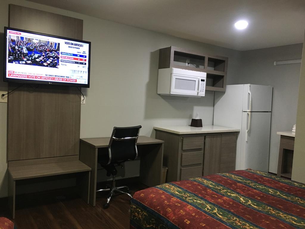 Travel Inn & Suites - thumb 1