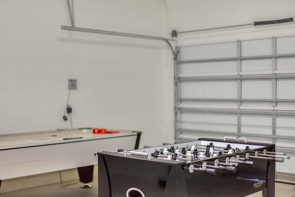 VP2534DC - 5 Beds Pool & Spa Home - Lake View - thumb 3