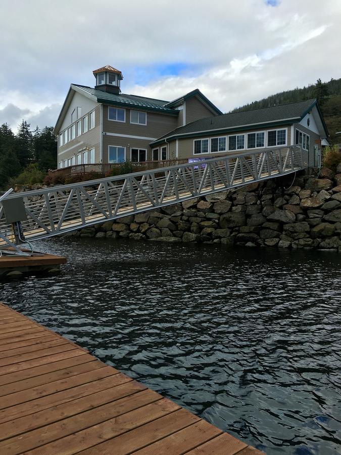 Edgewater Inn Restaurant & Marina - thumb 0