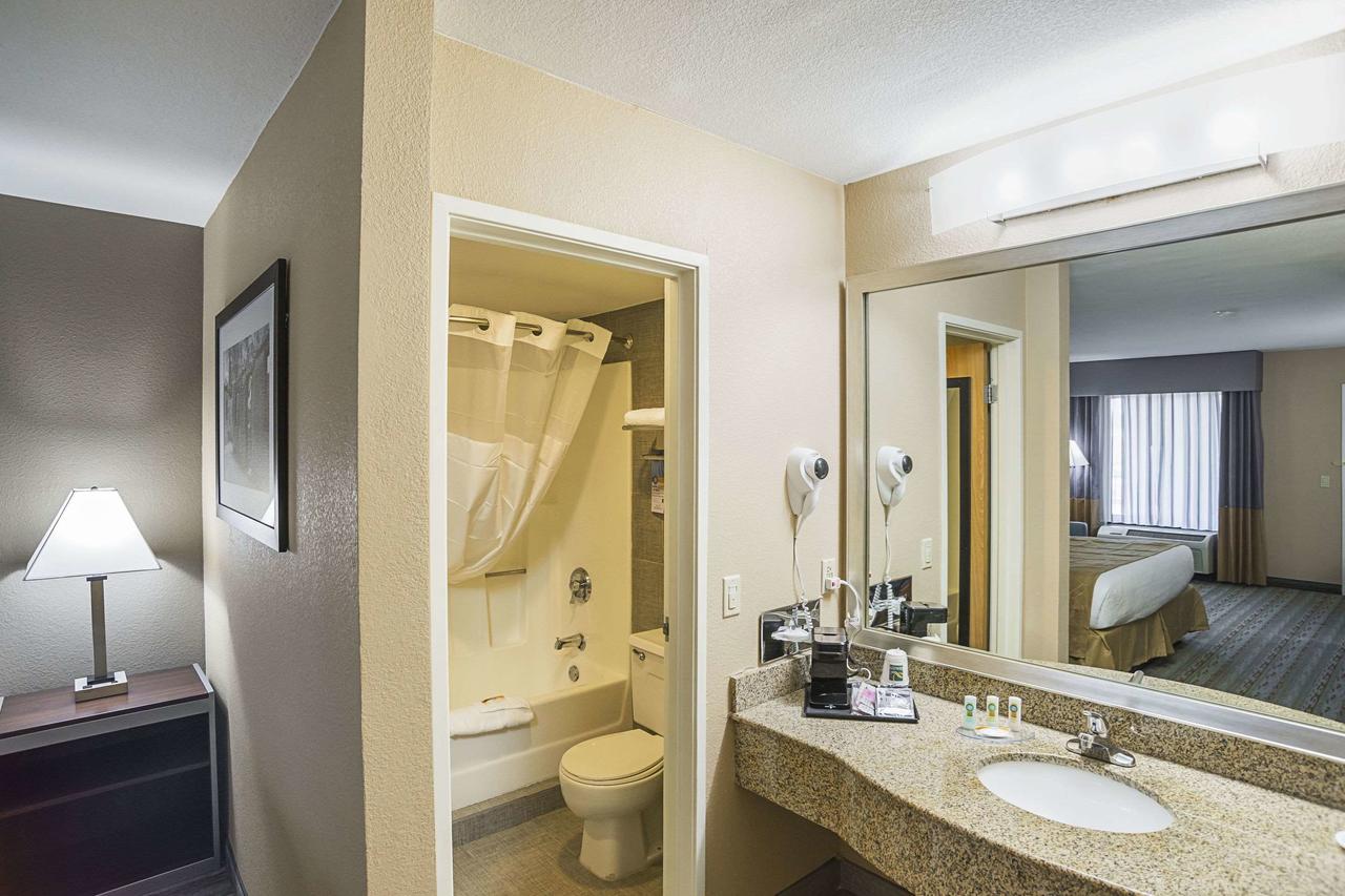 Quality Inn Phoenix - thumb 12
