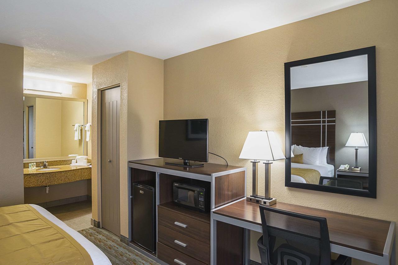 Quality Inn Phoenix - thumb 24