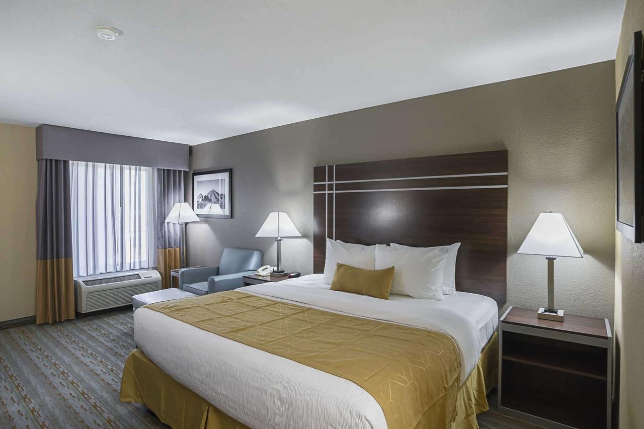 Quality Inn Phoenix - thumb 28