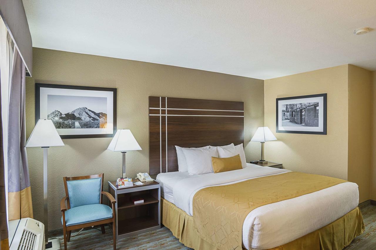 Quality Inn Phoenix - thumb 1