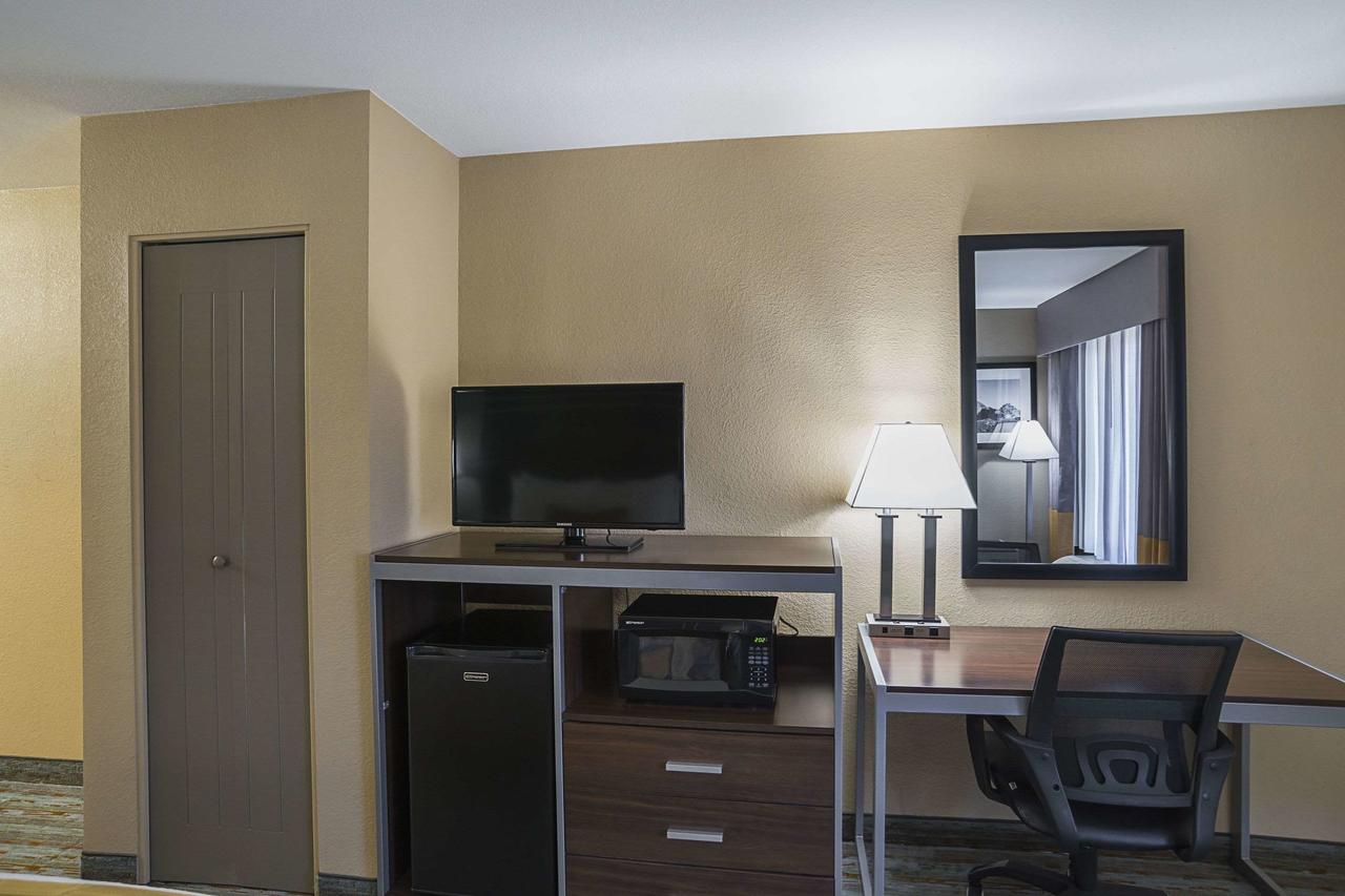 Quality Inn Phoenix - thumb 22