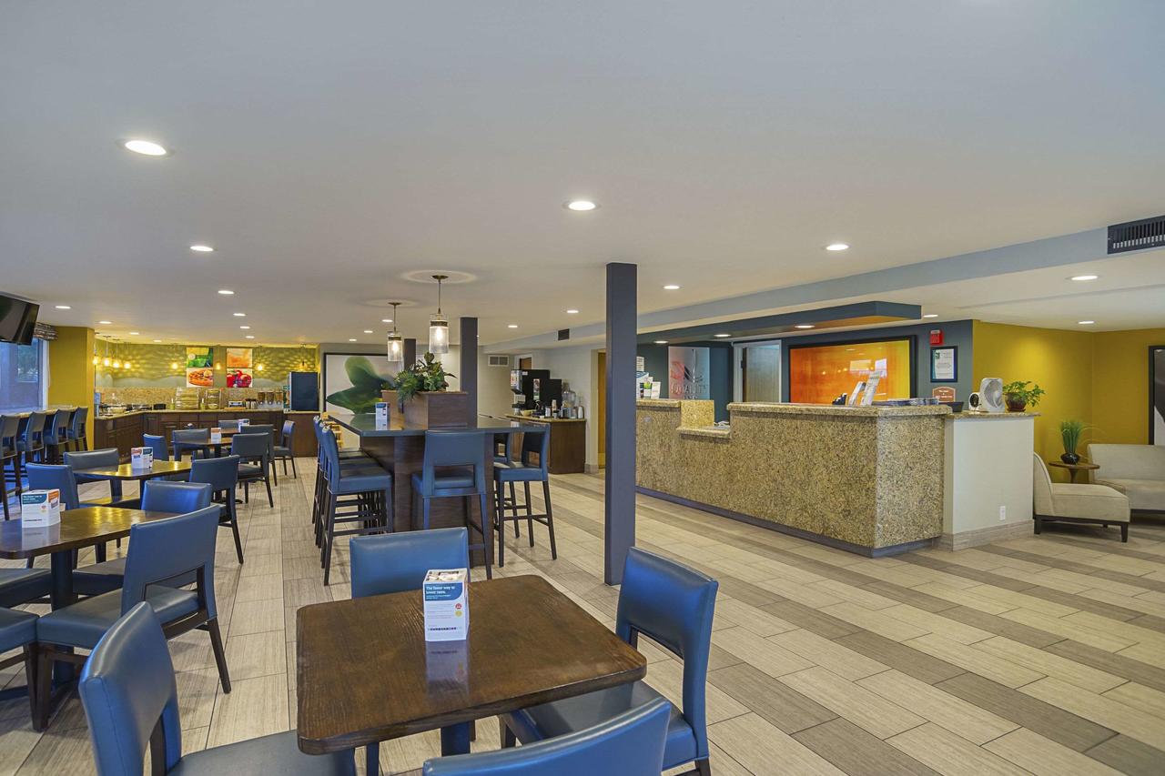 Quality Inn Phoenix - thumb 6