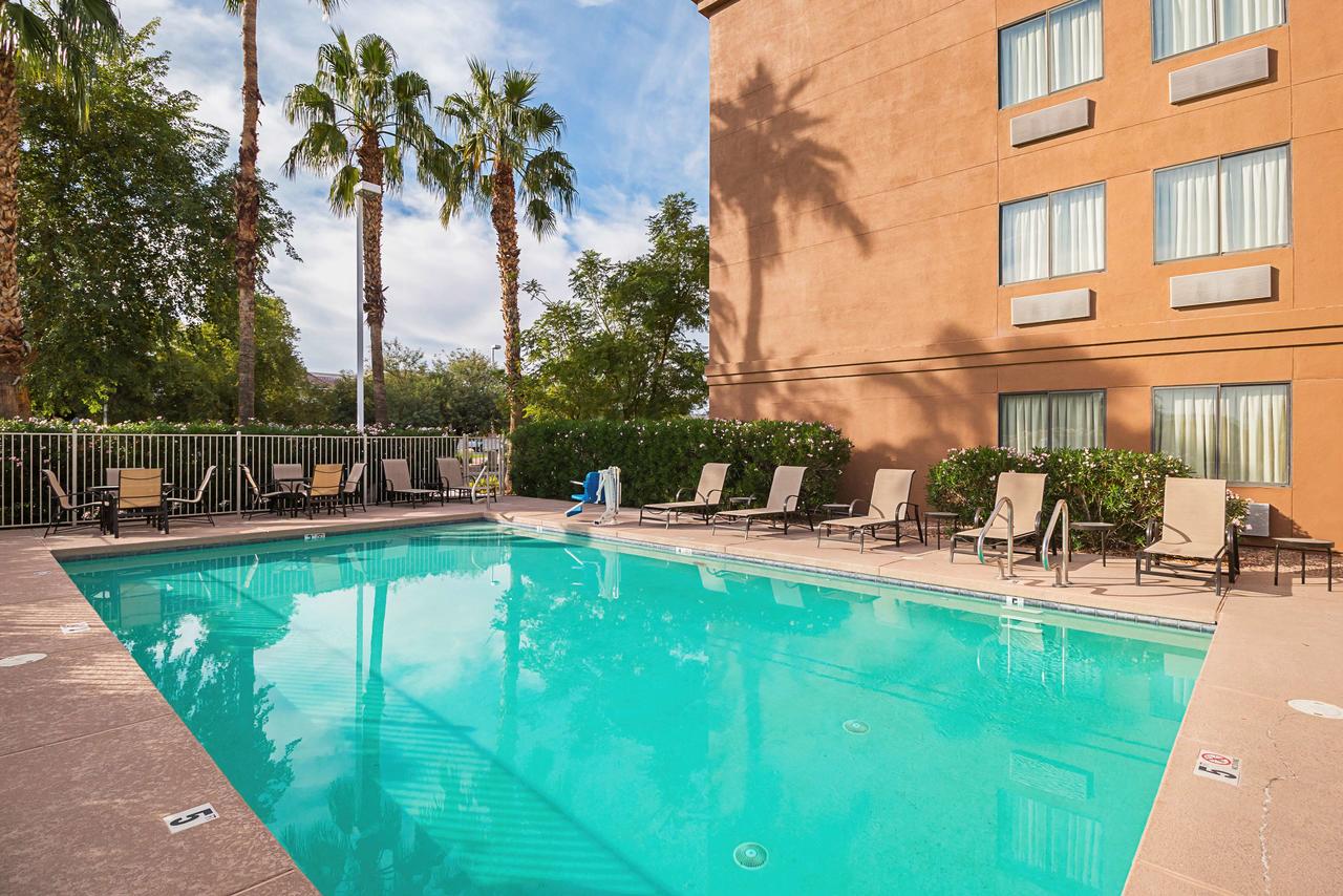 Red Roof Inn PLUS + Phoenix West - thumb 11