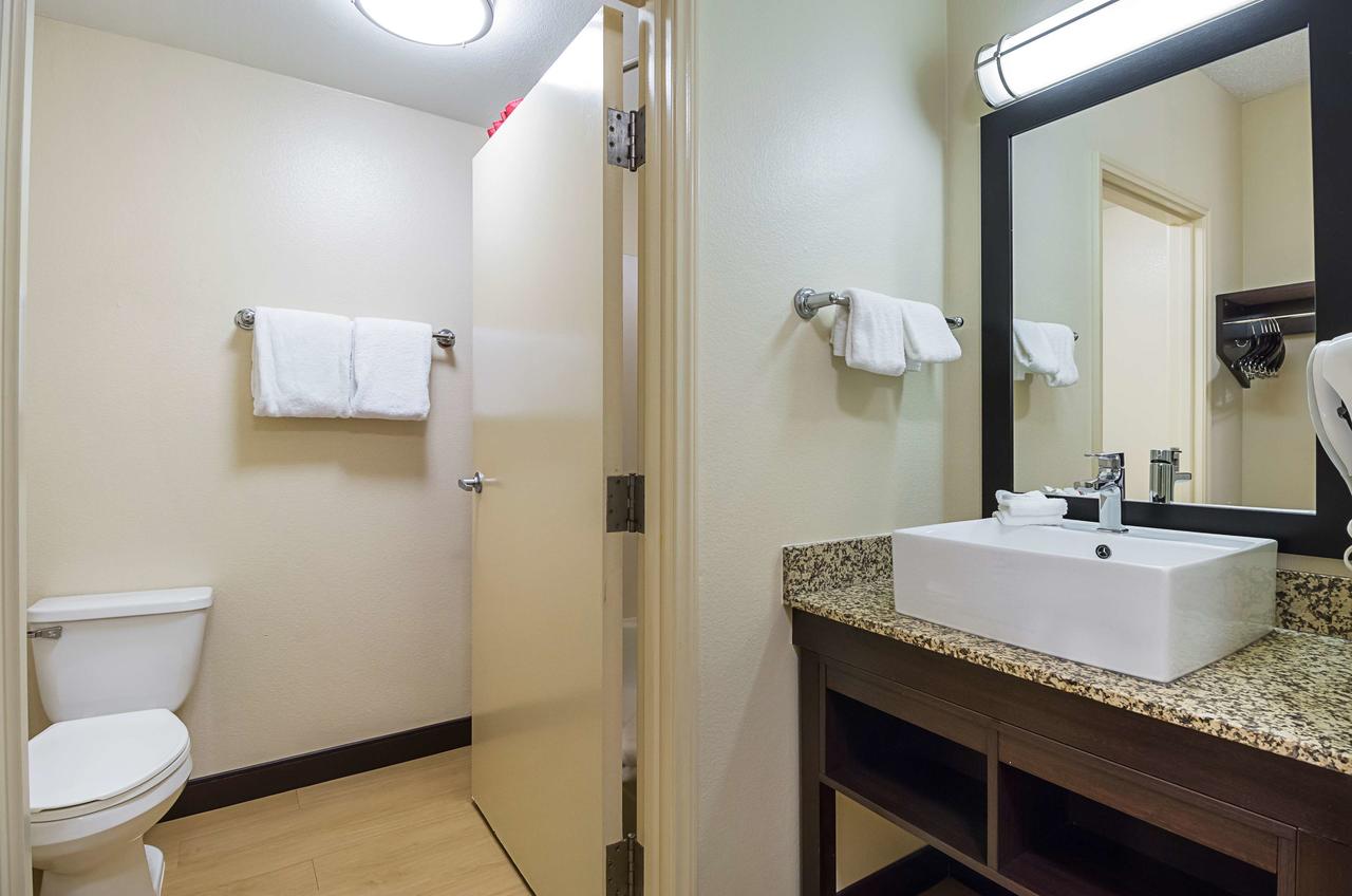 Red Roof Inn PLUS + Phoenix West - thumb 20