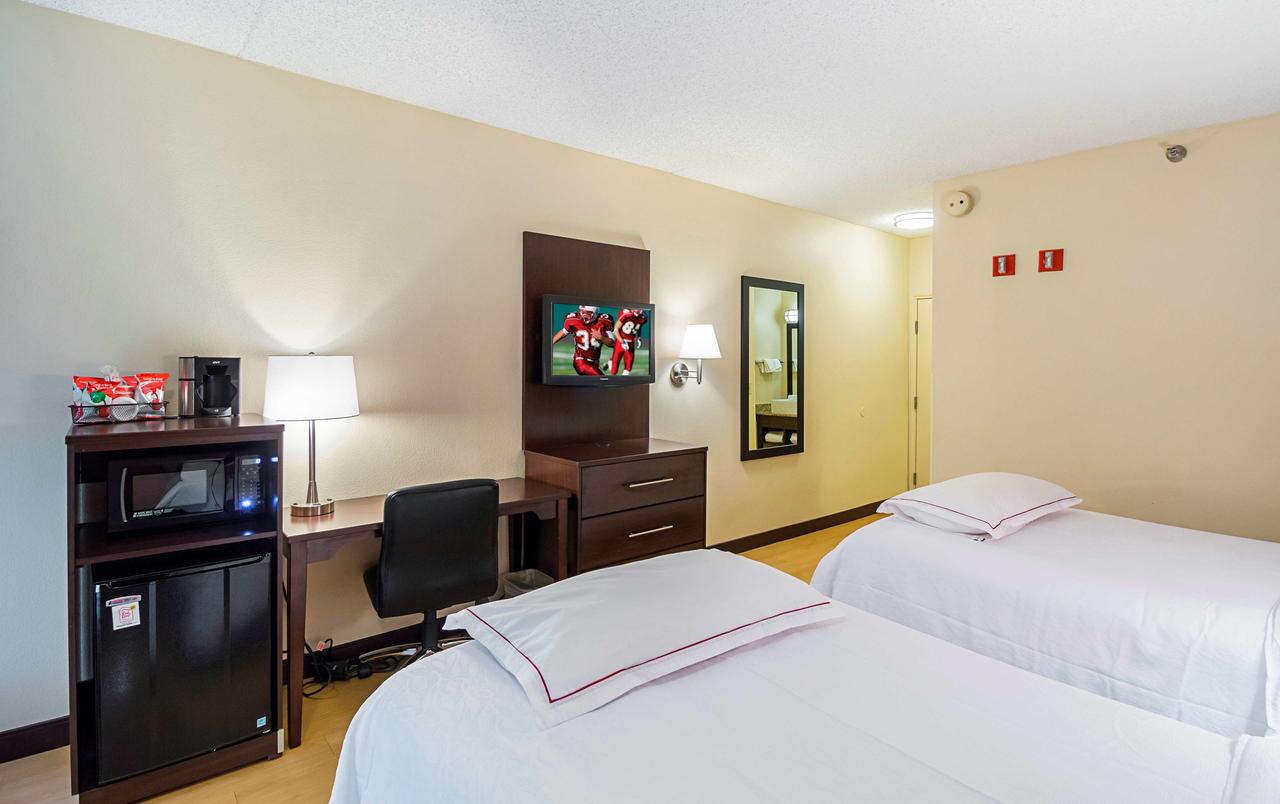 Red Roof Inn PLUS + Phoenix West - thumb 31