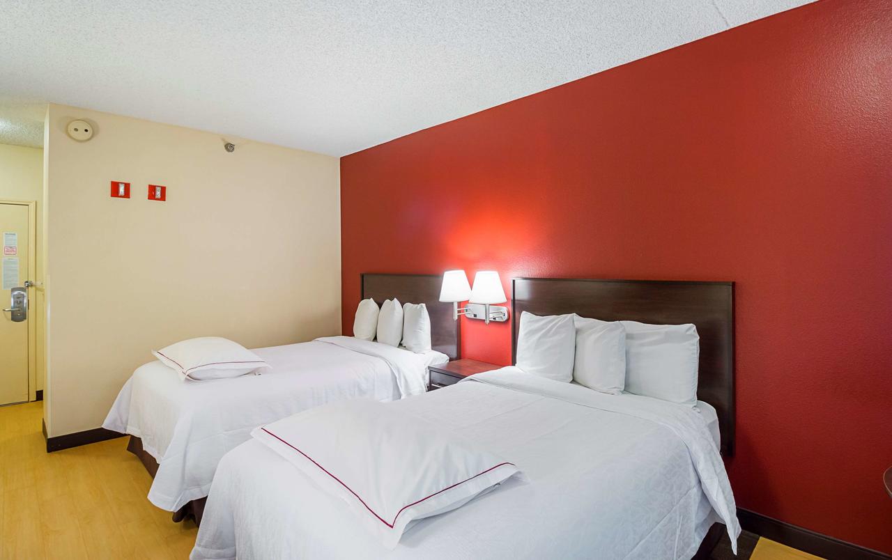 Red Roof Inn PLUS + Phoenix West - thumb 35
