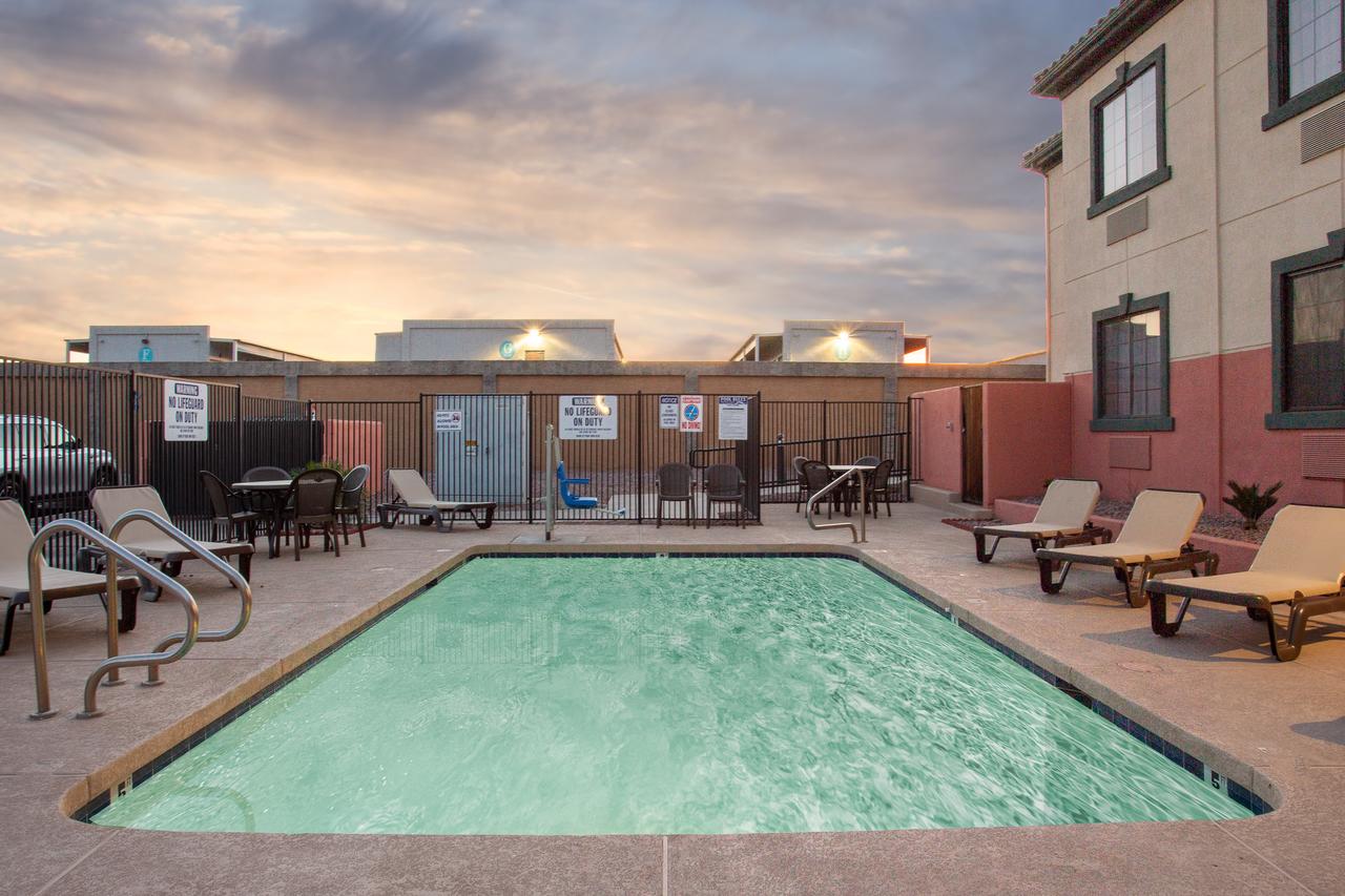 Baymont By Wyndham Phoenix I-10 Near 51st Ave - thumb 11