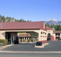 Super 8 by Wyndham NAU/Downtown Conference Center - Accommodation Texas