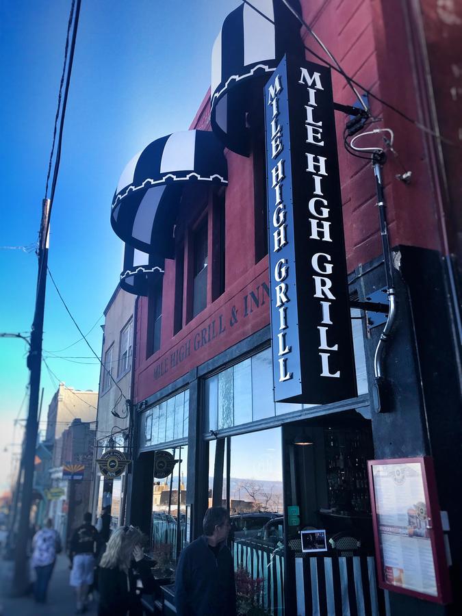 Mile High Inn - thumb 2