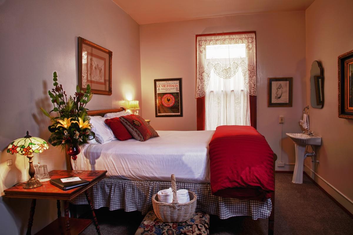 Mile High Inn - thumb 3