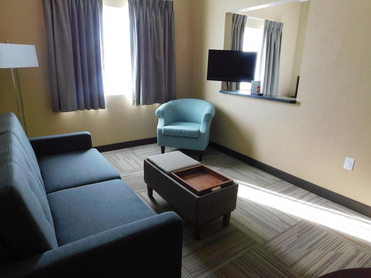 Island Suites - thumb 5