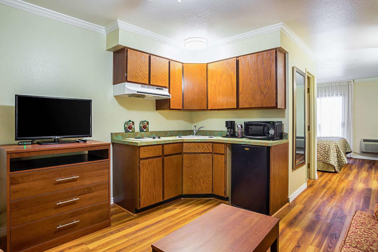 Rodeway Inn & Suites Lake Havasu City - thumb 22