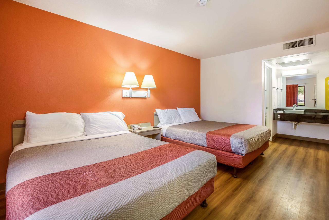 Motel 6 Kingman, AZ - Route 66 East - thumb 35