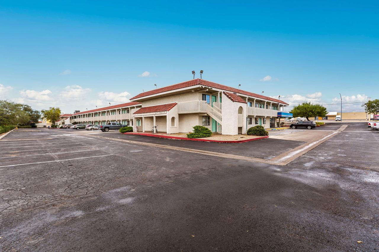 Motel 6 Kingman, AZ - Route 66 East - thumb 31