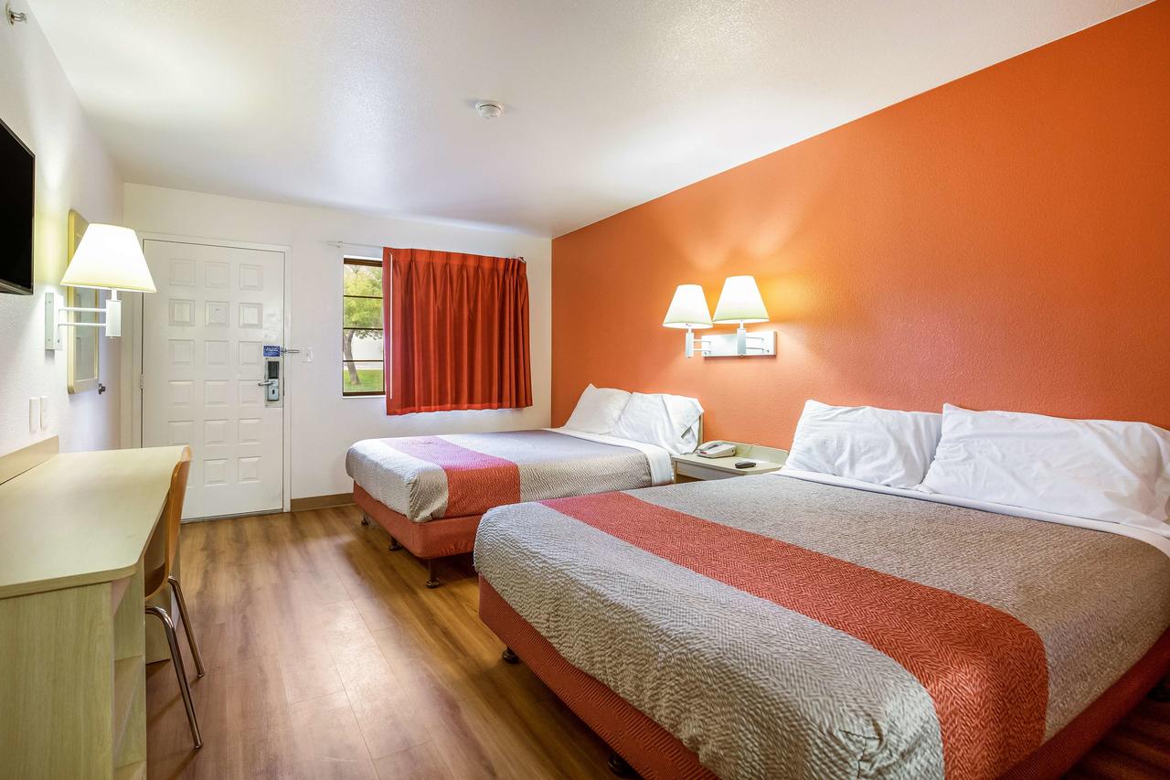 Motel 6 Kingman, AZ - Route 66 East - thumb 39