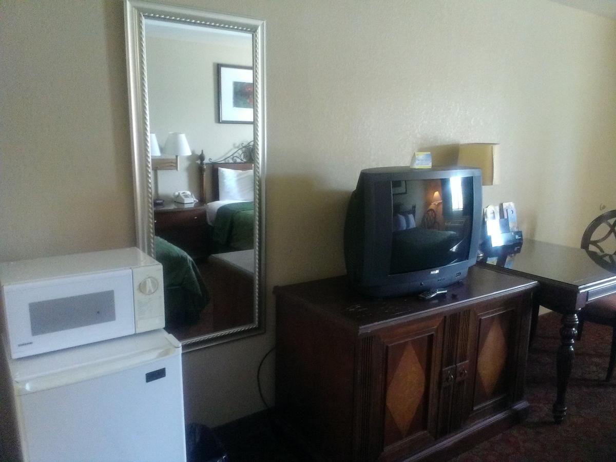 Days Inn By Wyndham Kingman East - thumb 10