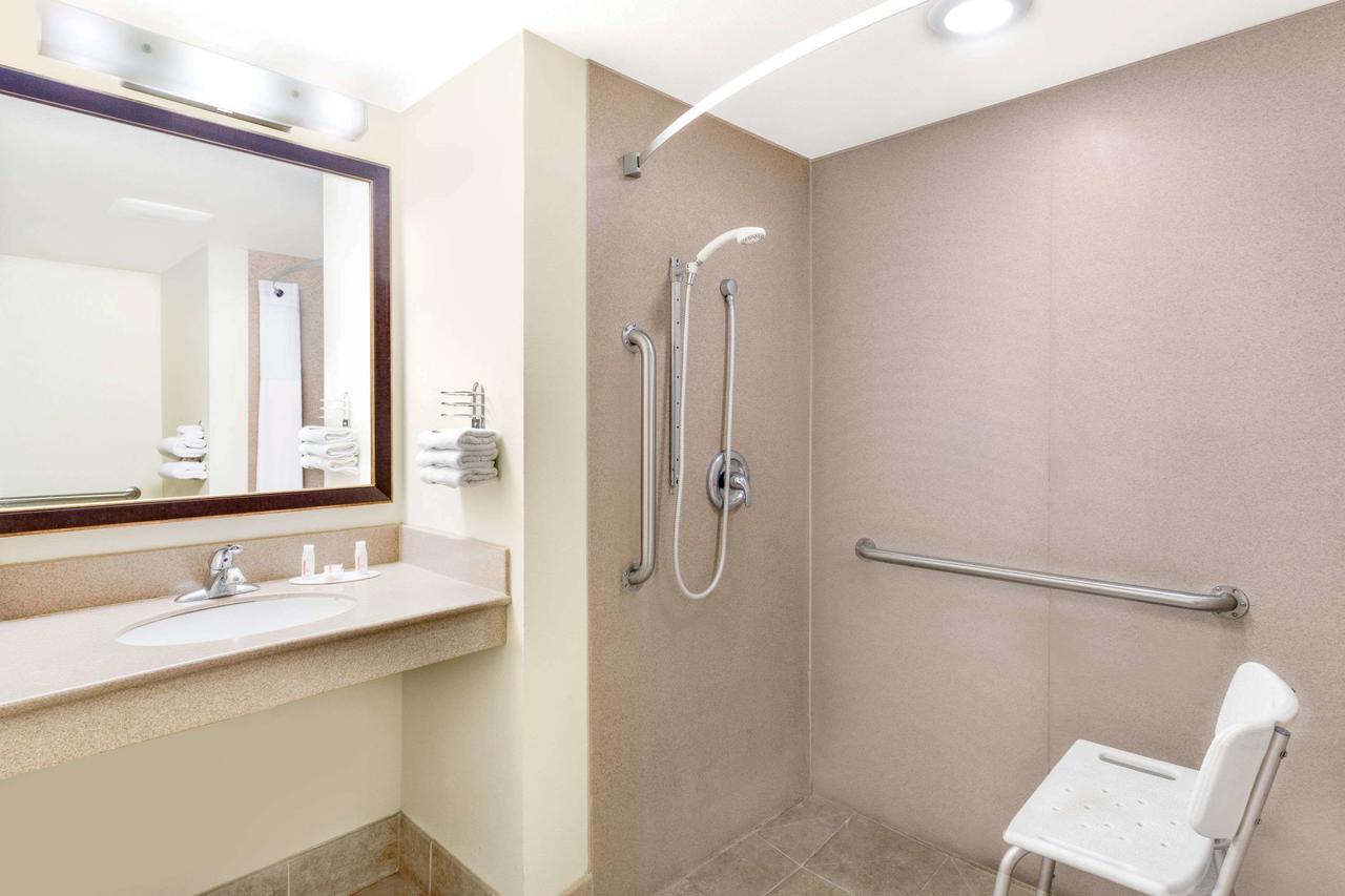 Days Inn By Wyndham Kingman East - thumb 27