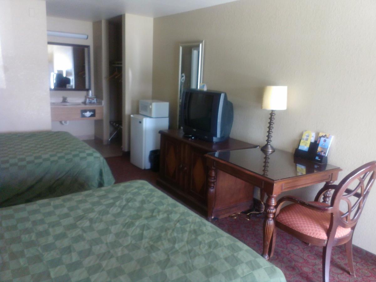 Days Inn By Wyndham Kingman East - thumb 14