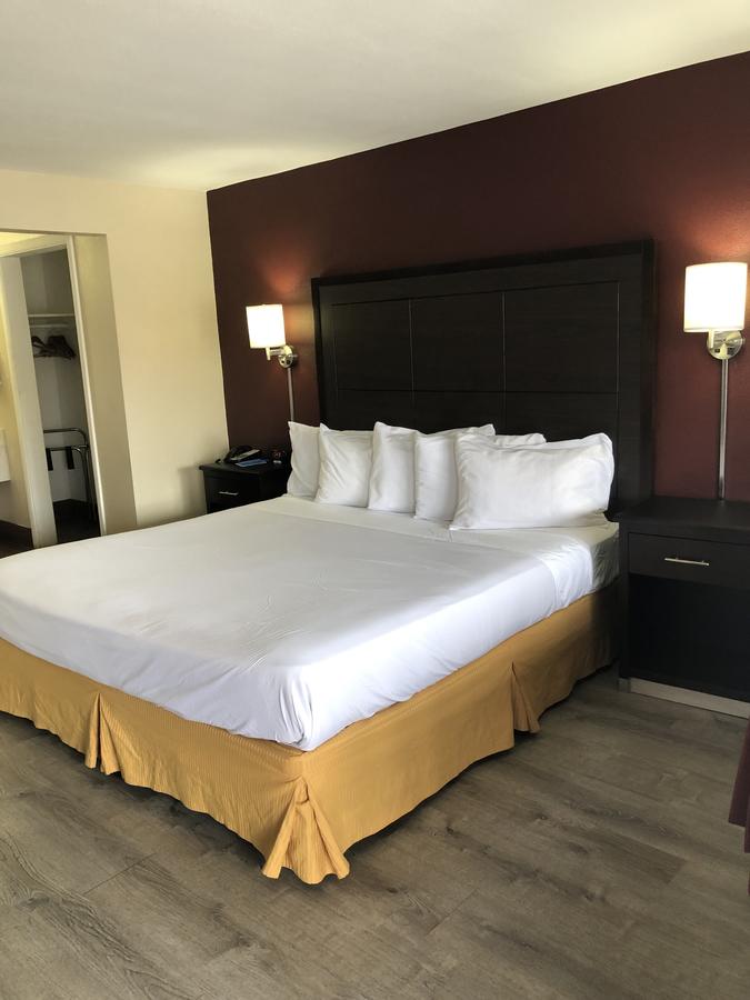 Rodeway Inn - thumb 5
