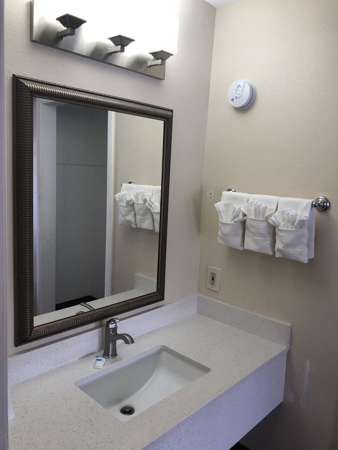 Rodeway Inn - thumb 25