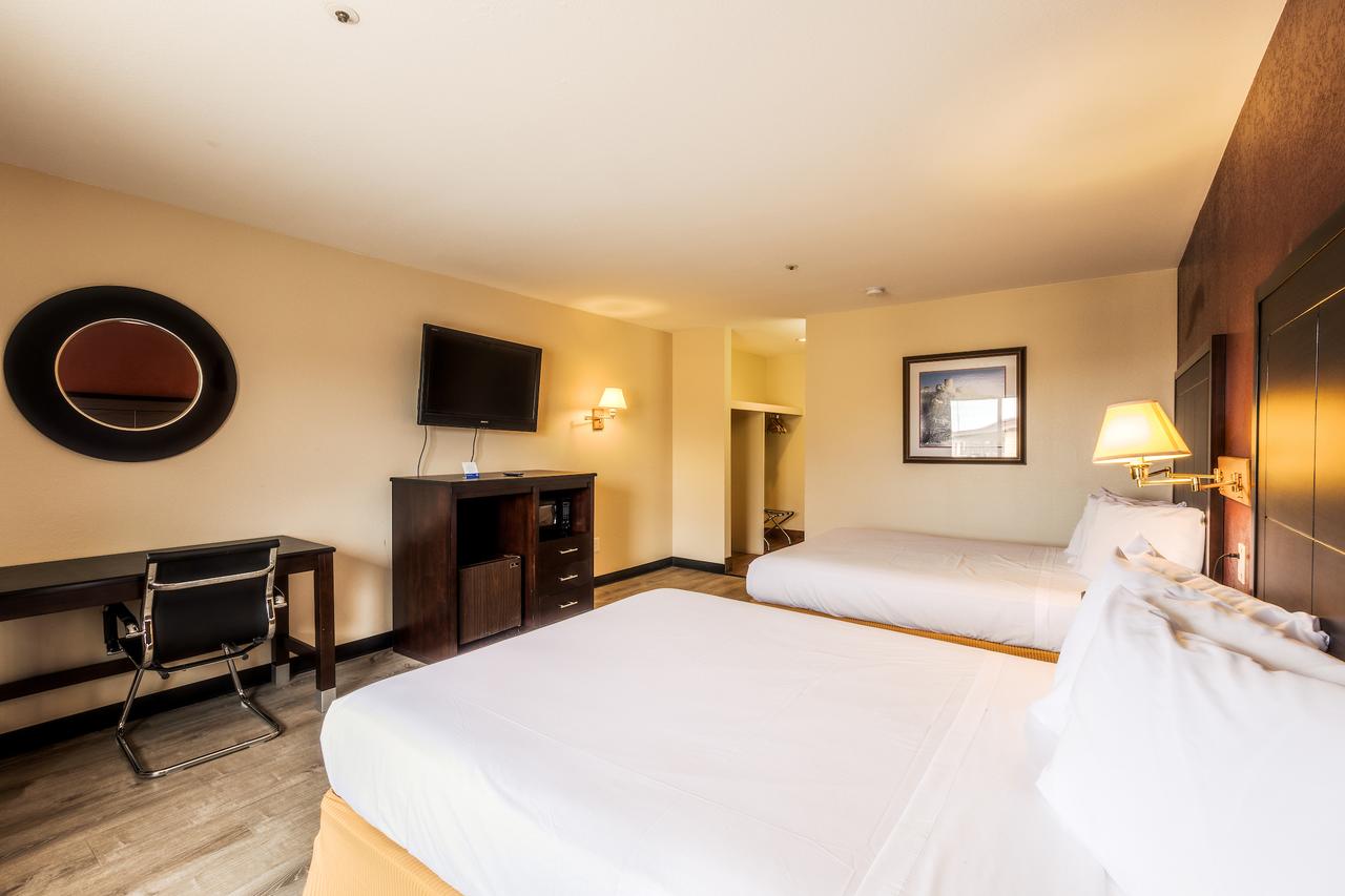 Rodeway Inn - thumb 1
