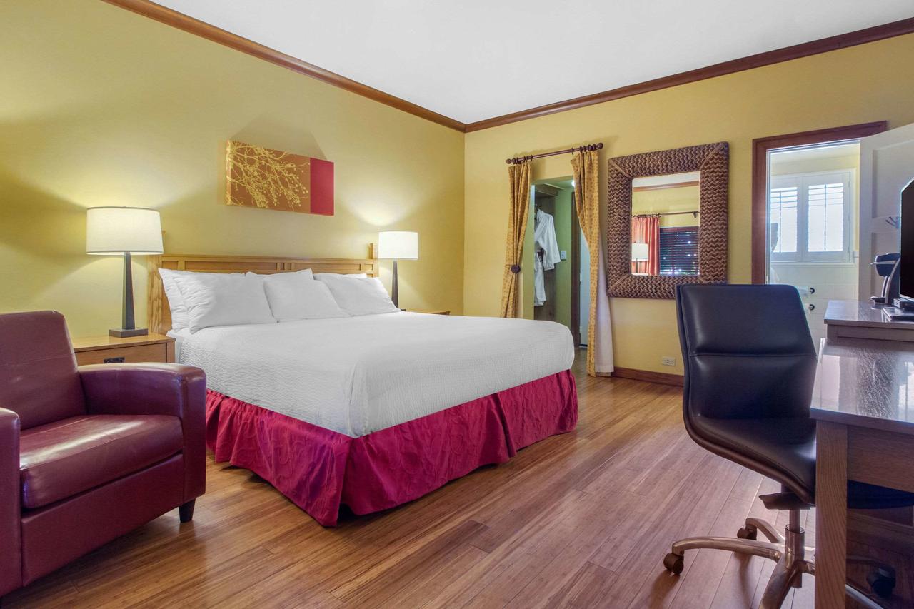 Inn Marin And Suites, An Ascend Hotel Collection Member - thumb 1