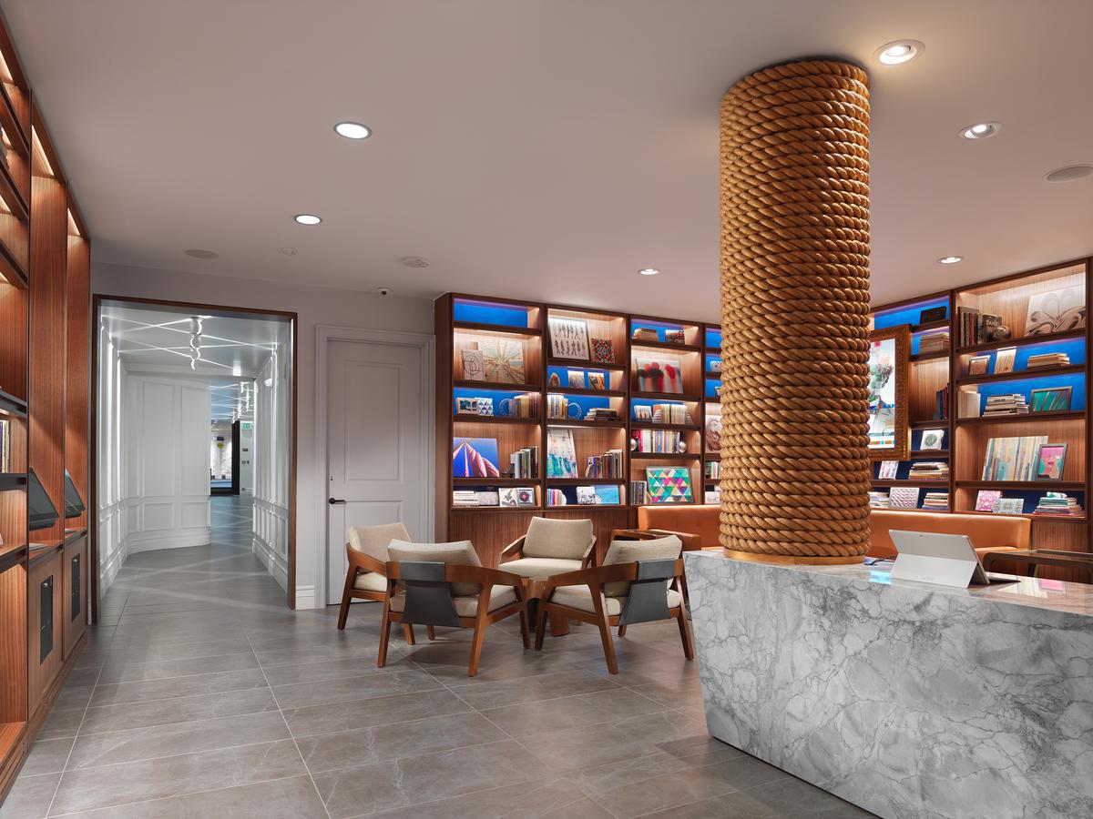 Axiom Hotel - thumb 6