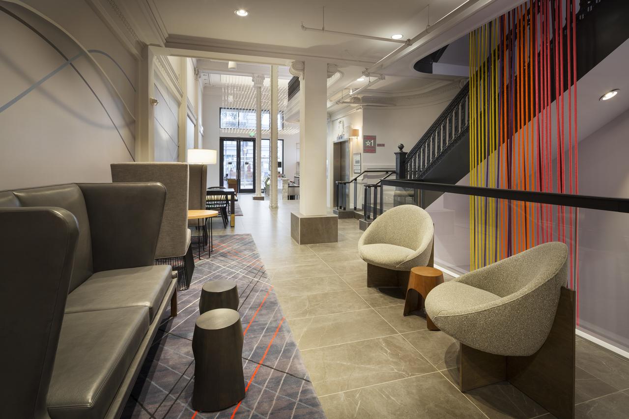 Axiom Hotel - thumb 4