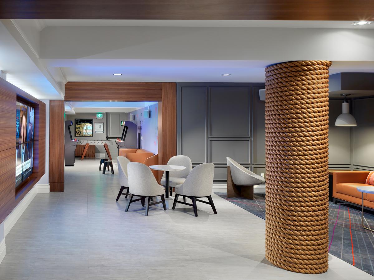 Axiom Hotel - thumb 9