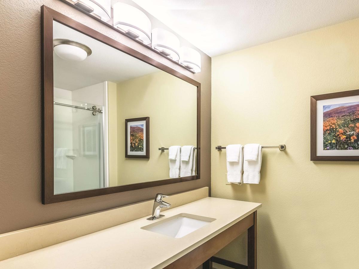 La Quinta By Wyndham Durango - thumb 24