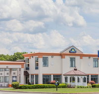 Days Inn by Wyndham Windsor Locks / Bradley Intl Airport - Accommodation Texas